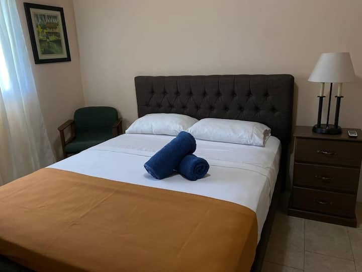Queen beds, with all the comforts, for an unparalleled sleep, well-deserved rest, quality sheets, night table, lamp to read, air conditioning, closet. 