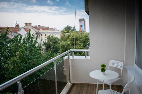 Super central apartment with terrace