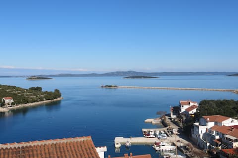 Top performing Airbnb: Giuseppe-brand new apartment with heavenly view :) in Općina Sali