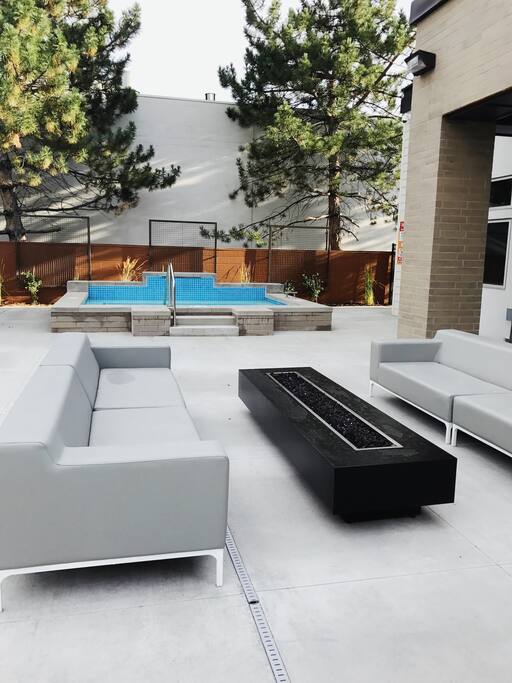 Hot Tub & Fire Pit
