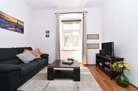 Top Airbnb: Spacious Two Bedroom Apartment in Rijeka Center in Mjesni Odbor Centar Sušak