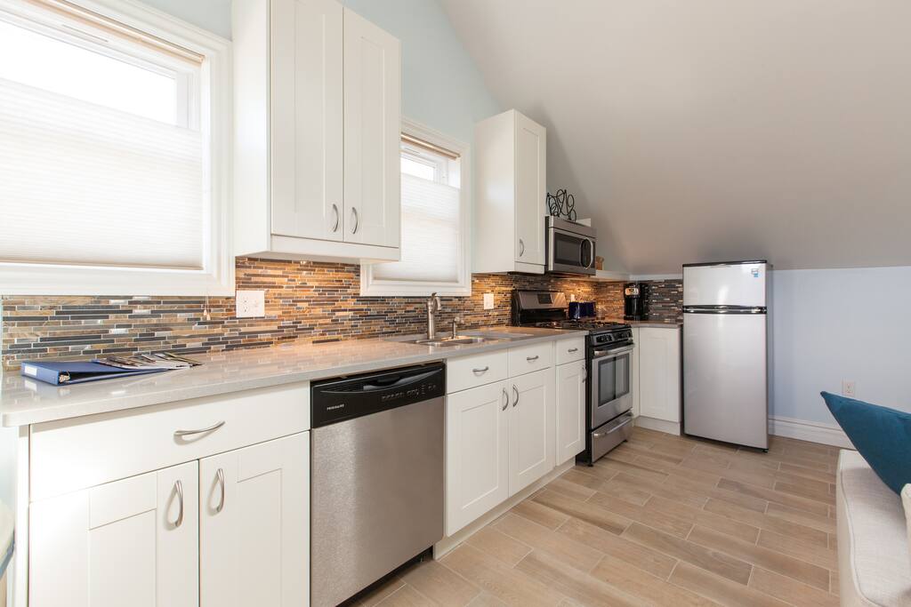 Fully Fitted Kitchen with Dishwasher