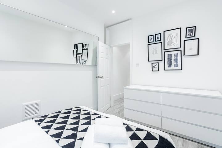 New 2 bed apartment in Covent Garden gallery image 2