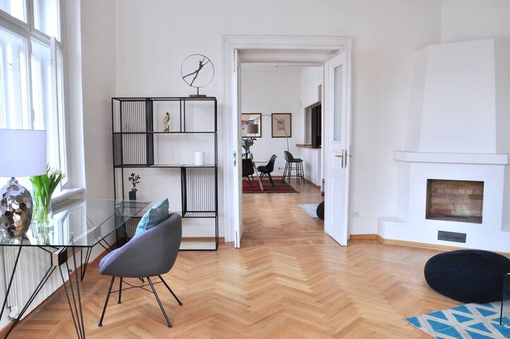 Grand Apartment gallery image 5