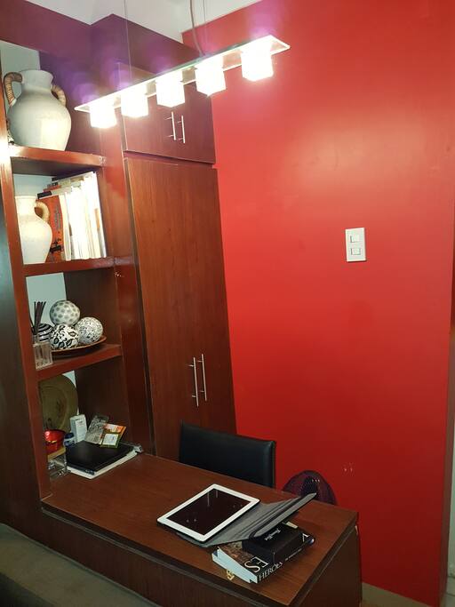 Working and dining table