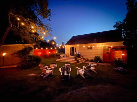 Coastal Living w/ private backyard.
