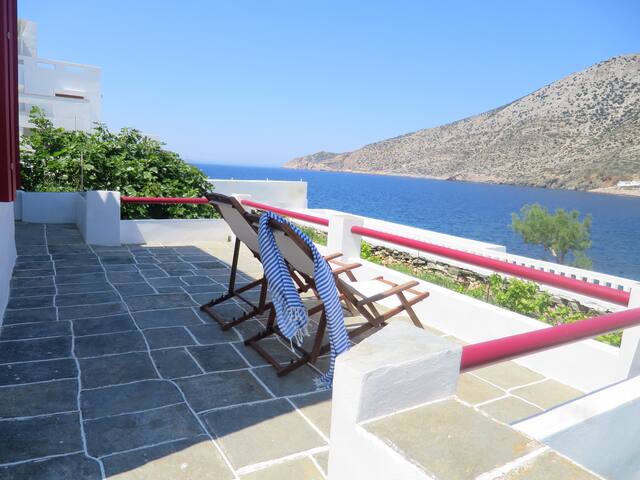 Sunset Multifunctional House on Kamares Bay gallery image 2