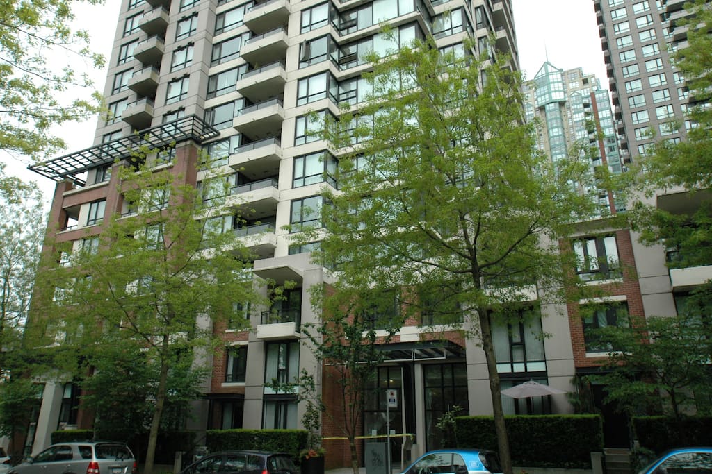 Yaletown Park 3