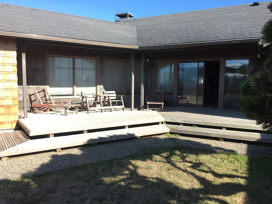 Porch with fenced in yard