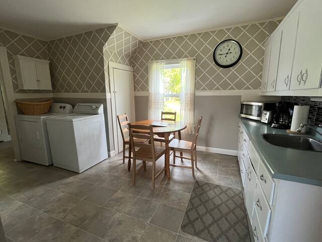 Shore Lane Retreat gallery image 5