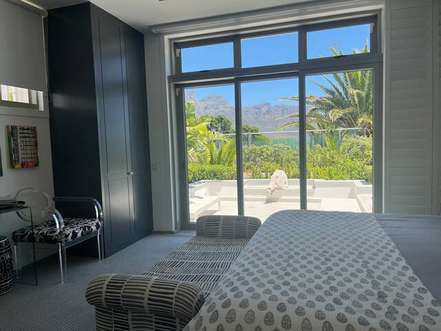 Paradise 5 Bed5bath in Clifton• LionsHead views 83 gallery image 2