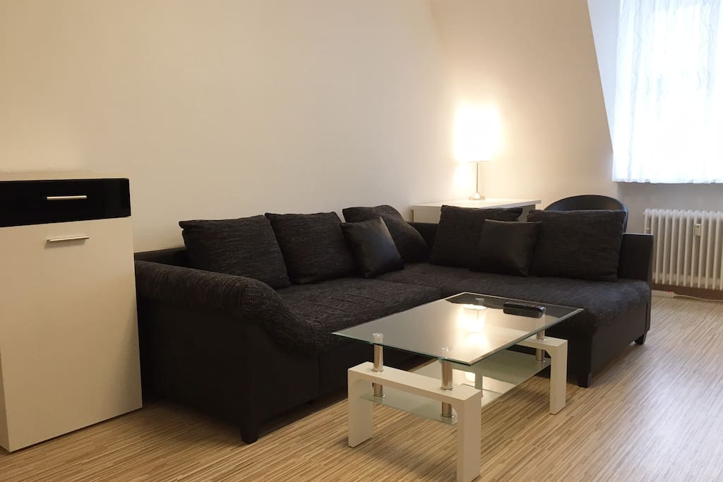 Sitzgruppe im Wohnbereich - auch als Bett nutzbar