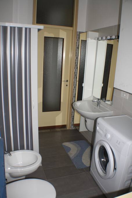 Bagno con doccia