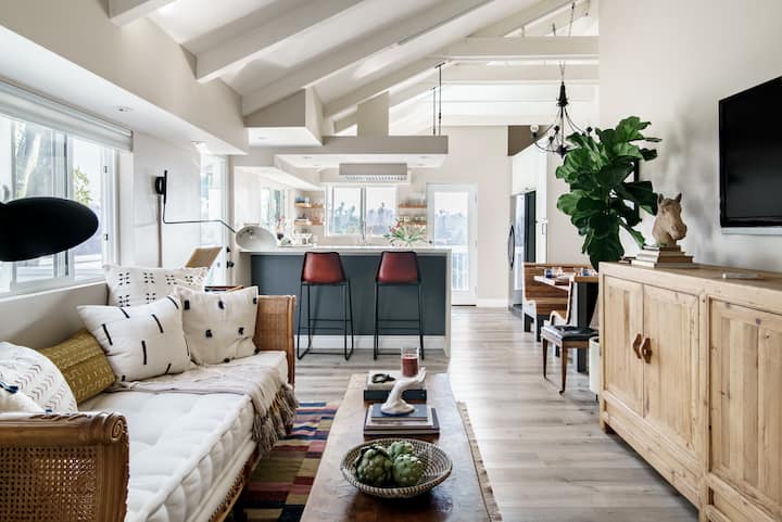Silverlake Hilltop Hideaway w/ Breathtaking Views - Flats for Rent in ...