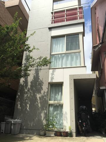 Tokyo House w/Terrace & Parking – 1min to Station