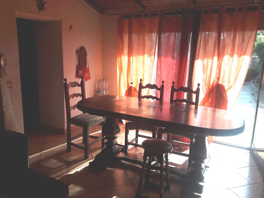 tavolo in castagno..soggiorno