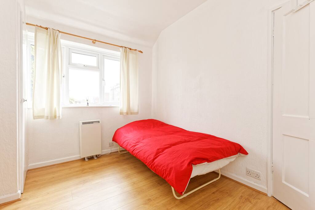 Day bed trundle in second bedroom