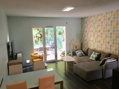 Cosy , calme et barbecue.