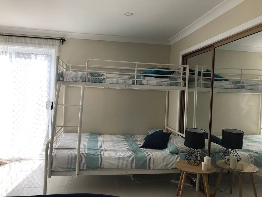 Bunkbeds - sleeps 3