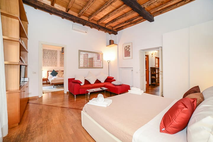 PANTHEON 2 - LARGE APARTMENT IN THE HEARTH OF ROME