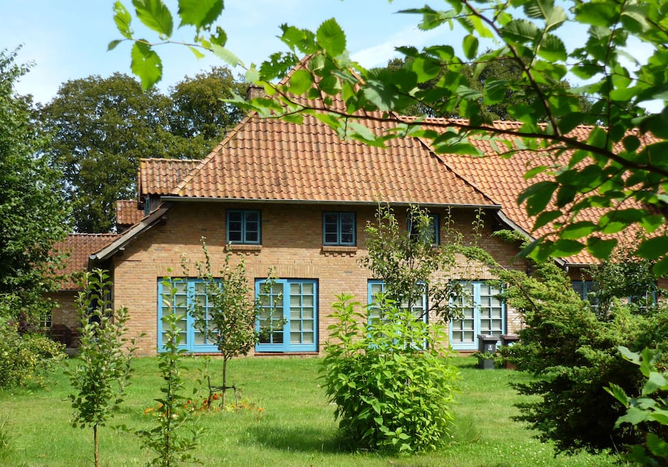 Die Westseite des Hauses