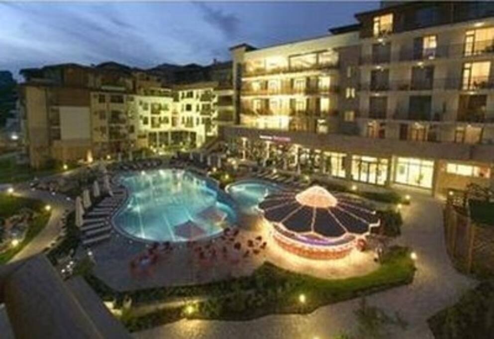 Main Swimmingpool