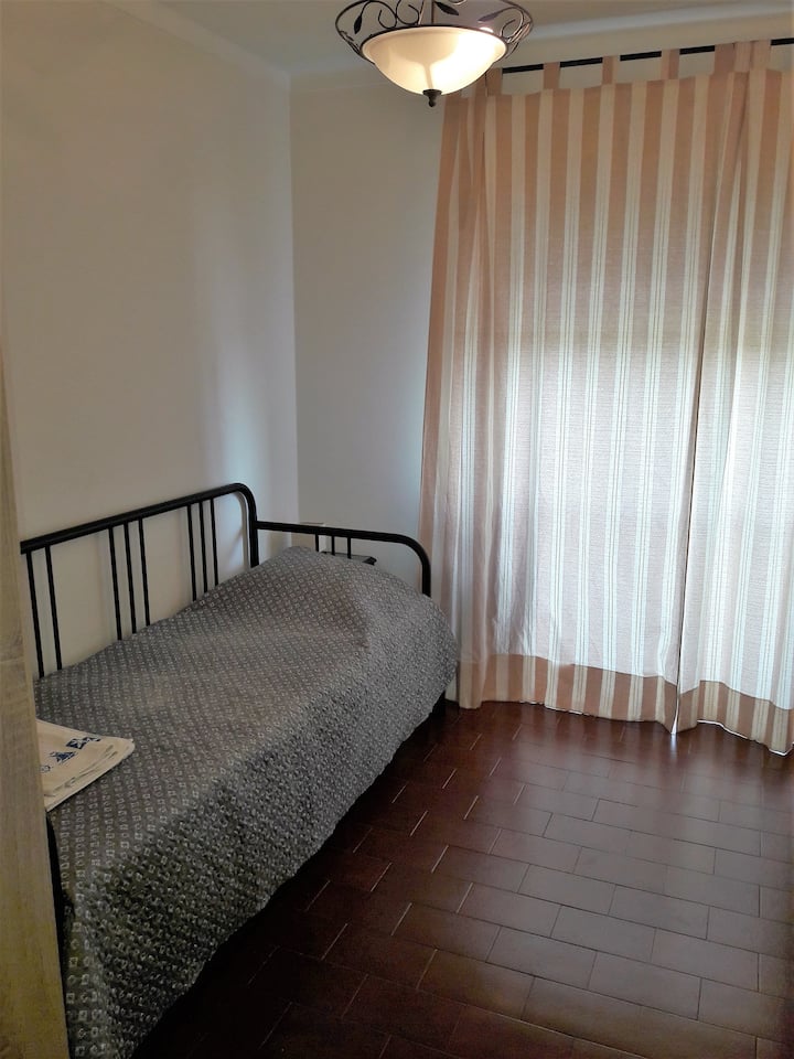 غرفة 3
سرير قابل للتحويل (مفرد/مزدوج)