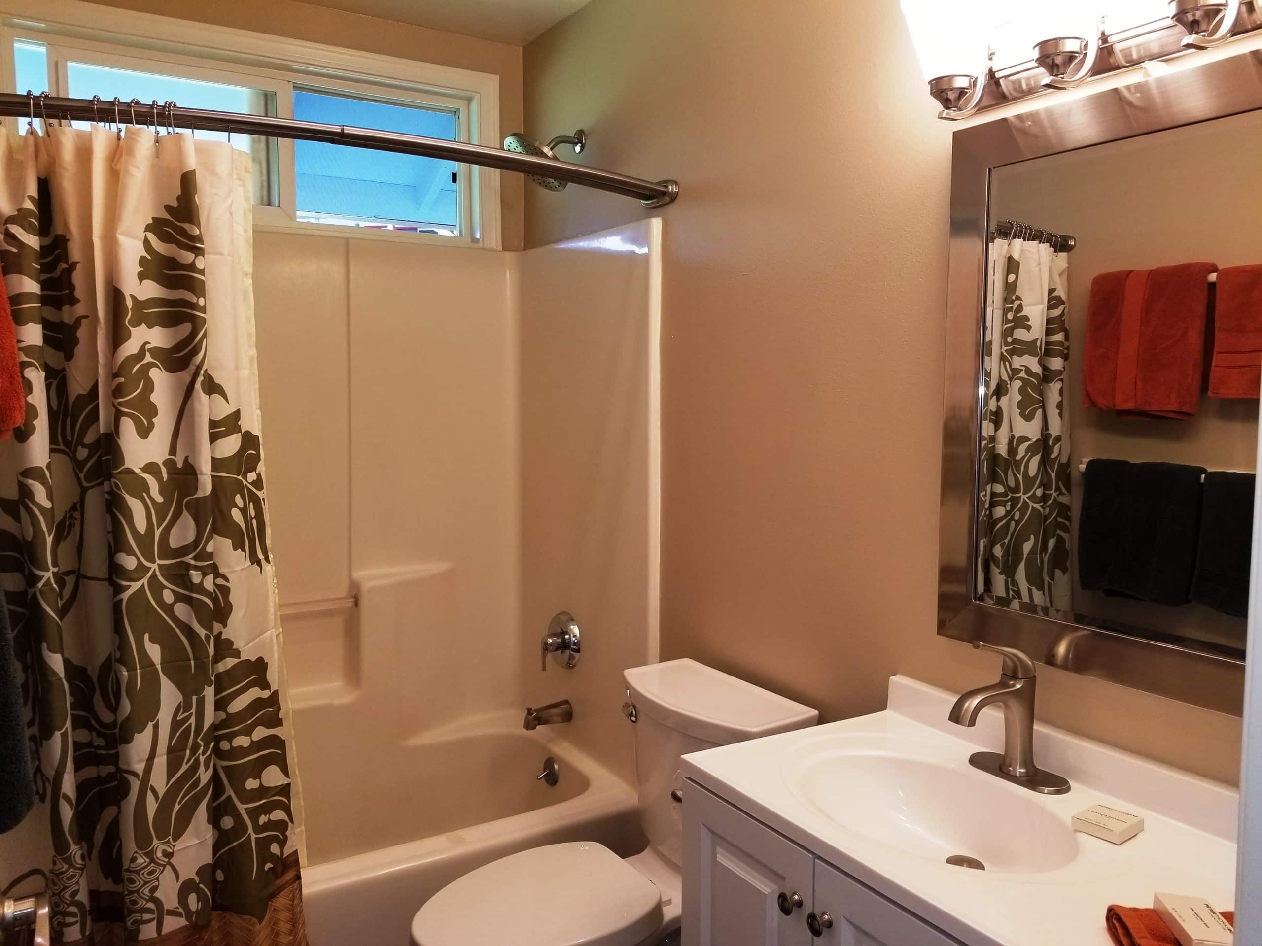 Private Country Cottage, Ocean View, A/C, Hana Hwy - Photo 17