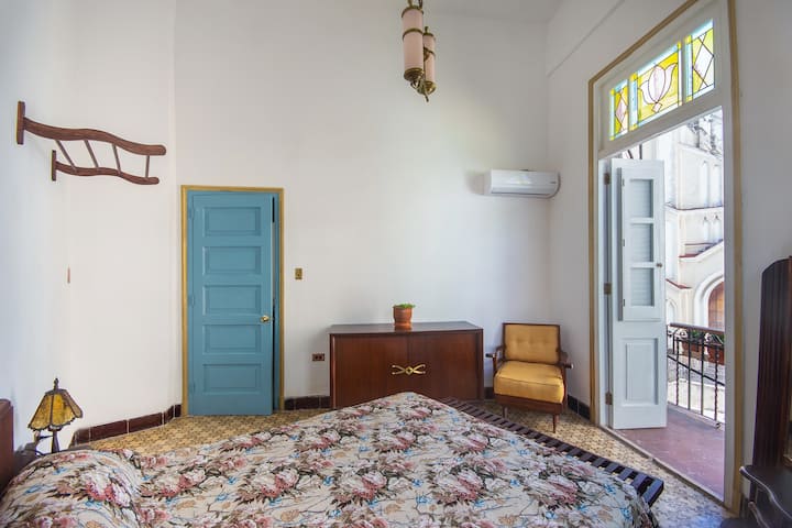 Მისი უდიდებულესობის საძინებელი