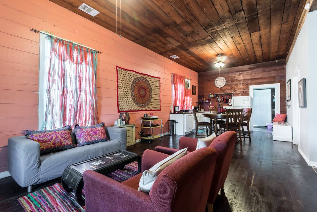 Top 100 Airbnb Rentals 2017 in Dallas, Texas