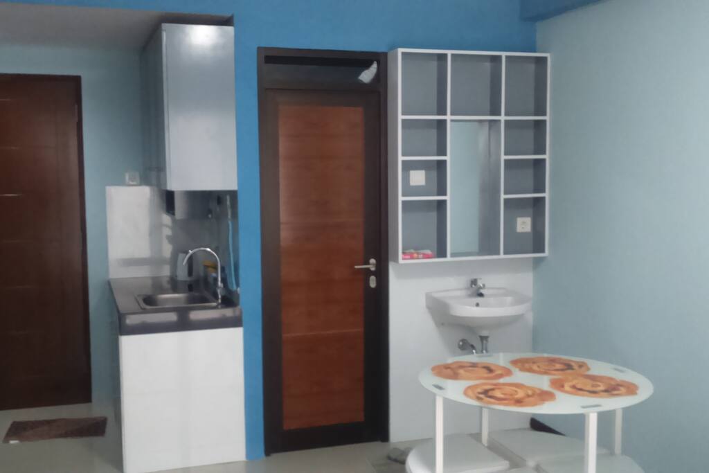 Wastafel, Meja makan