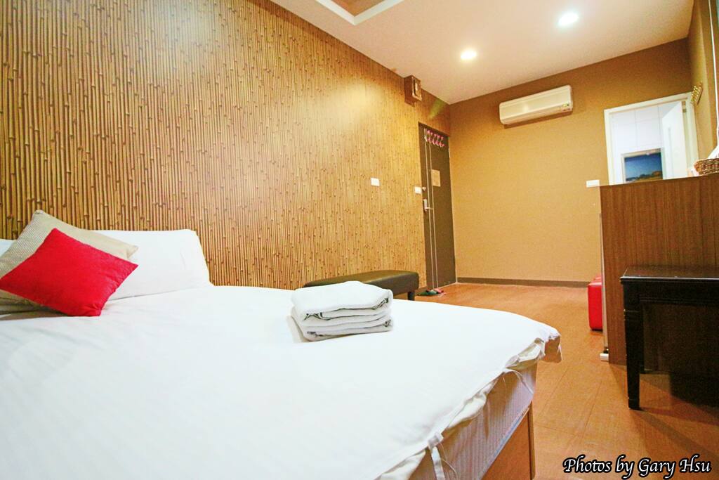 台中逢甲夜市住宿 特色雙人房 Double room , next Fengjia night market