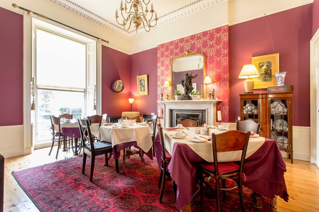 Guest dining room