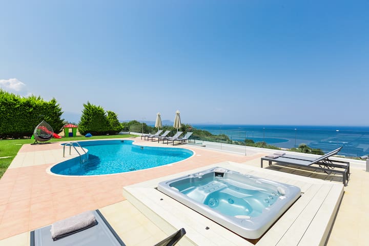 Kosta Mare Villa, Serene SeaViews, Pool & Hot Tub