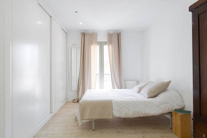 Designer Bettwäsche Armani - The Reading Chair