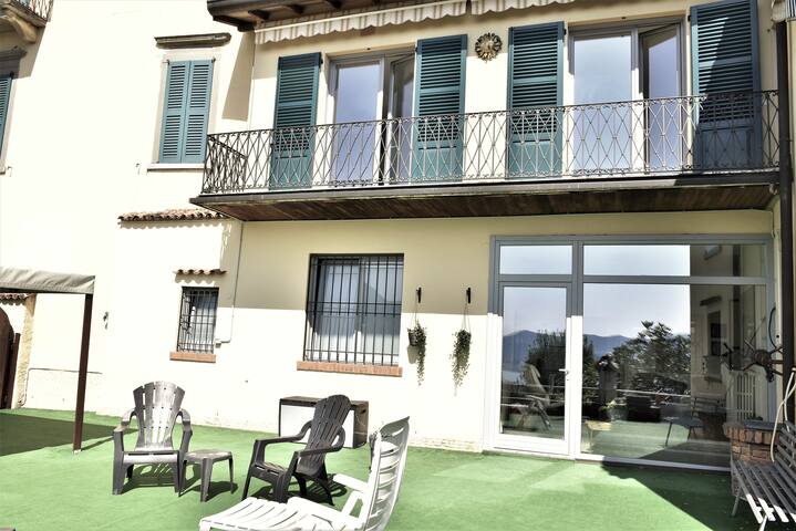 House with lake view “Terrazza” gallery image 2