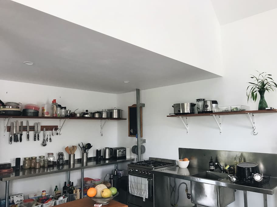 Fully equipped kitchen.