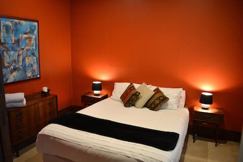 Riverlea Cottage - cosy, comfy, quiet, central