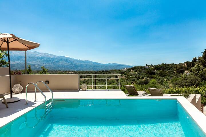 Modern Villas with nature views, 6 BD, 2 pools! gallery image 5