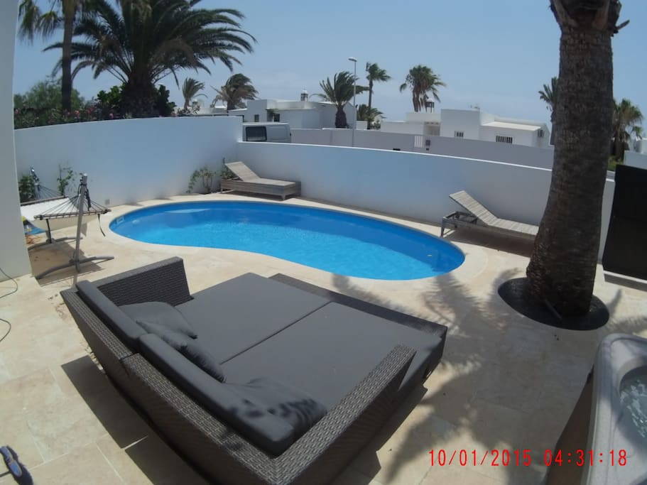 Pool und Garten