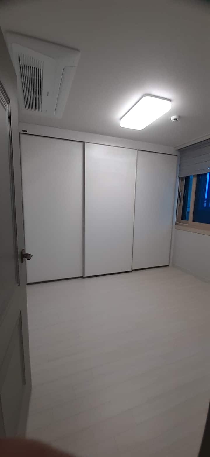 Spacious ~~ מספק פוטון Yowai נוסף להזמנות של 4 אנשים או יותר בחדר השלישי ^^