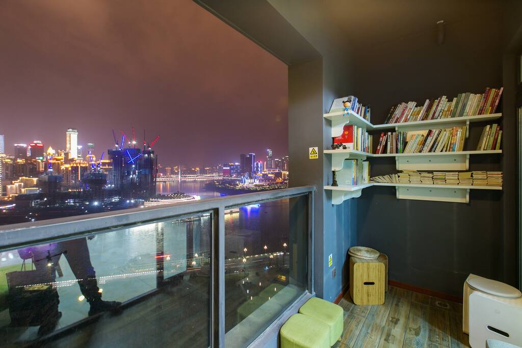 阳台夜景