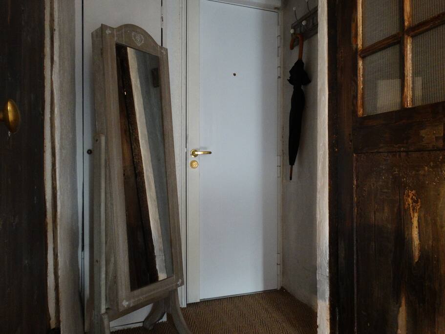 The entrance of the flat
