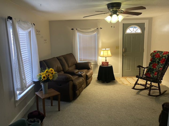 Cedar Street Bungalow - Kansas