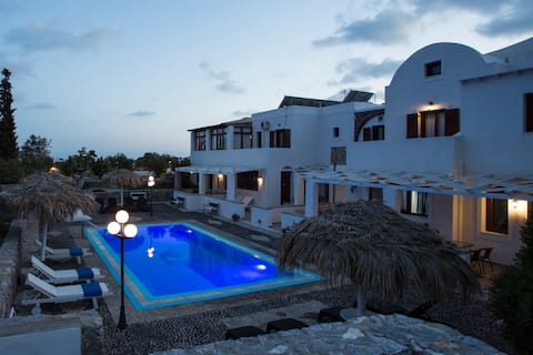 House for 5 included car,transfer and breakf