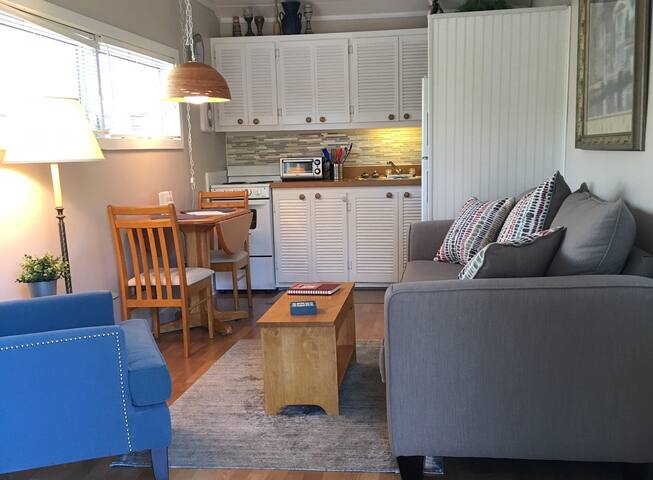 Easy walk to beach & village.  No cleaning fee!