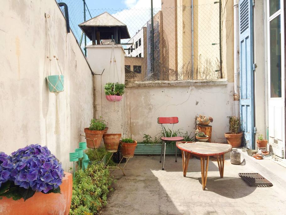 Terrasse hors saison (lorsque cette dernière n'est pas installée donc)