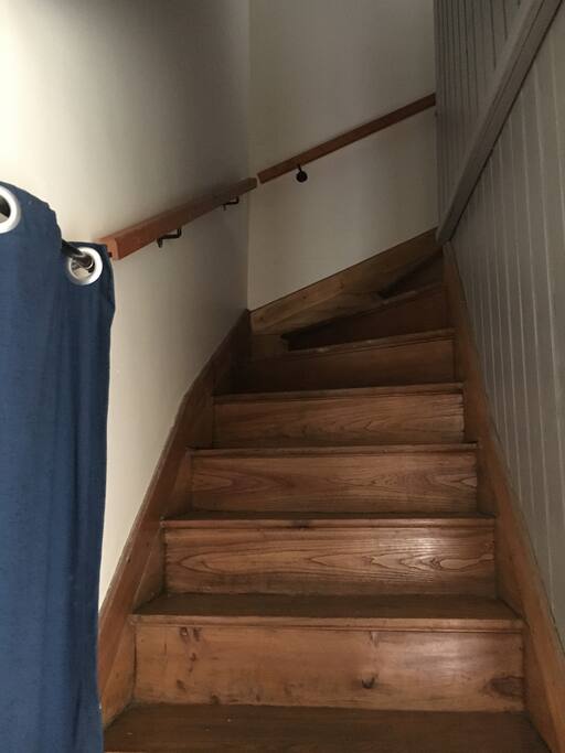 escalier vers le gîte