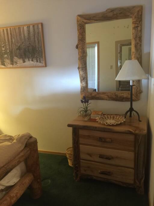 Bedroom mirror/dresser