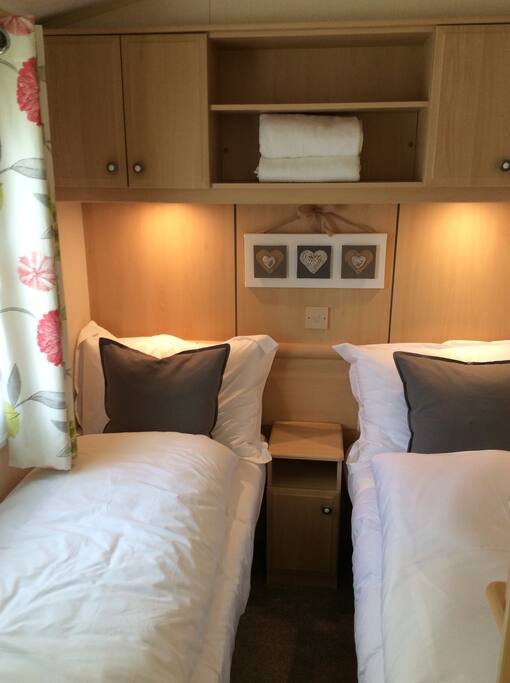 Twin Bedded Room (1) - with cupboard and storage space